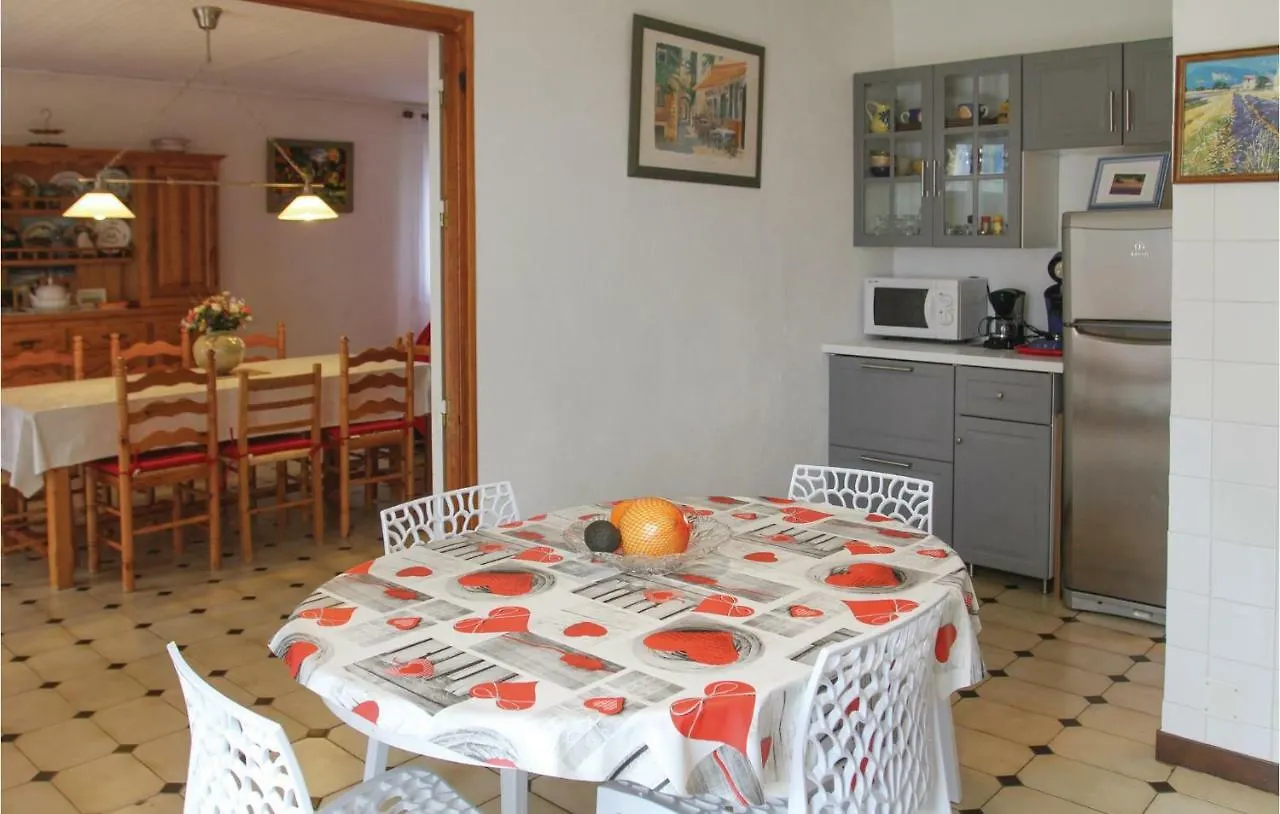 Lovely Home In Saint Trinit With Kitchen سولت دي فوكلوز