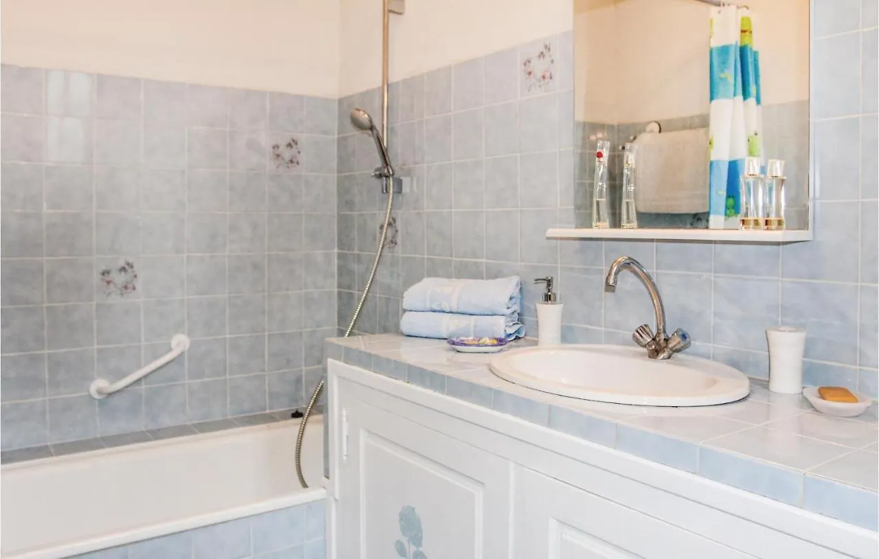 Lovely Home In Saint Trinit With Kitchen Sault-de-Vaucluse